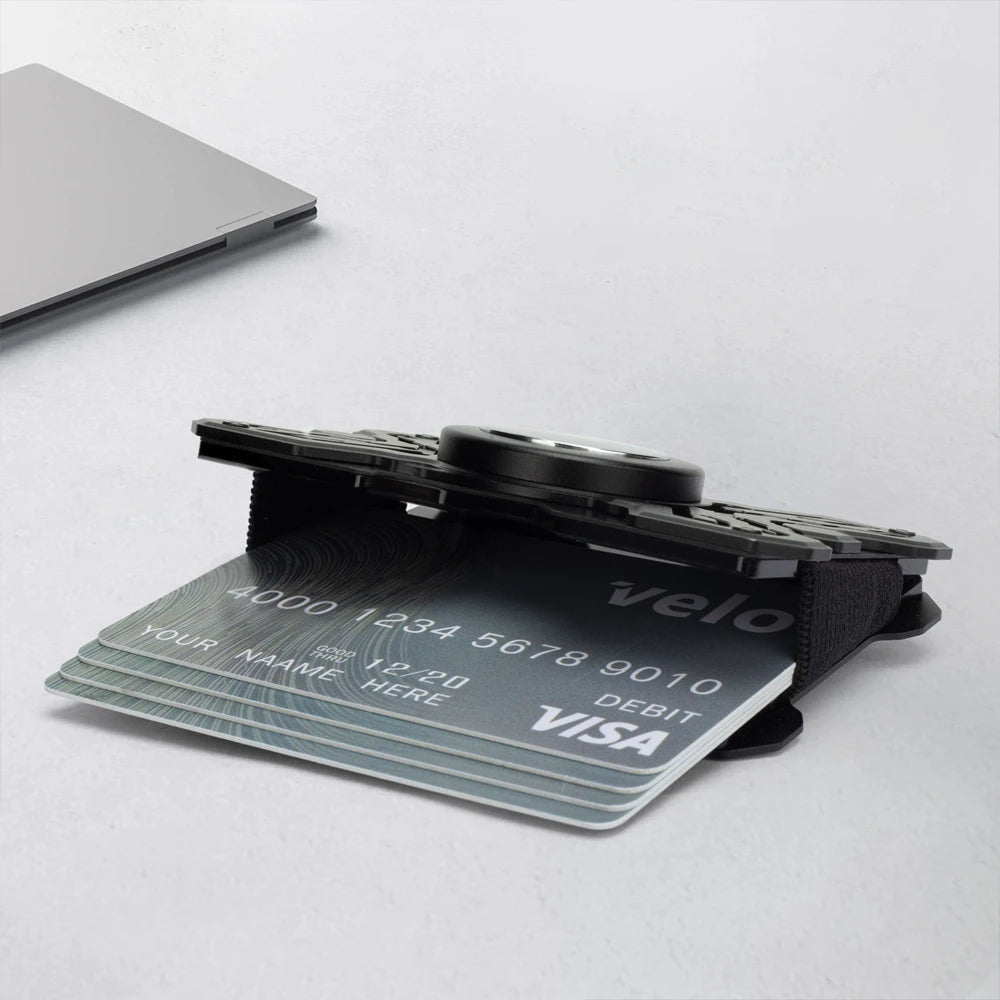 CarbonShield Minimalist AirTag Wallet - Moderno Collections