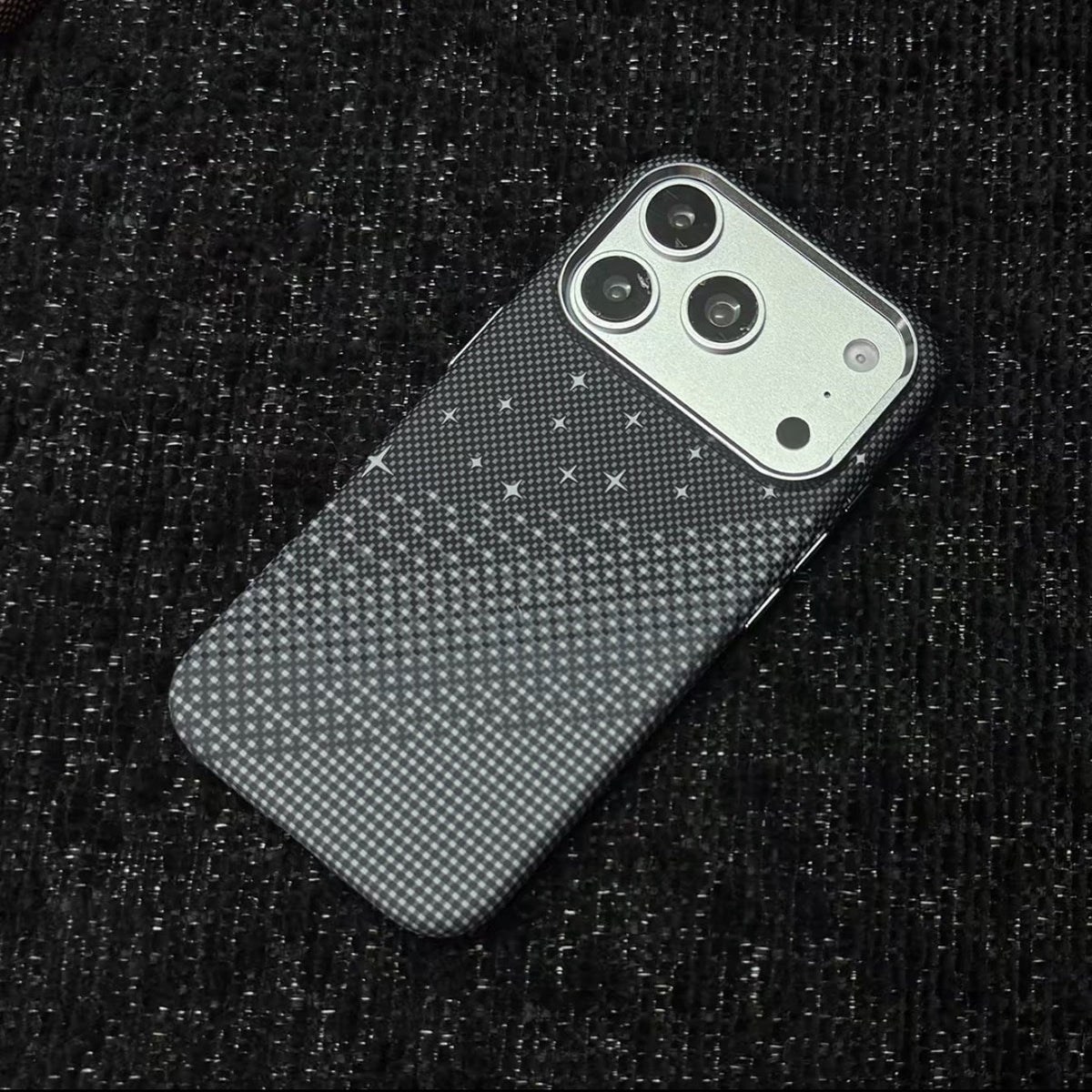 Premium Magnetic iPhone Case with Kevlar Protection - Moderno Collections