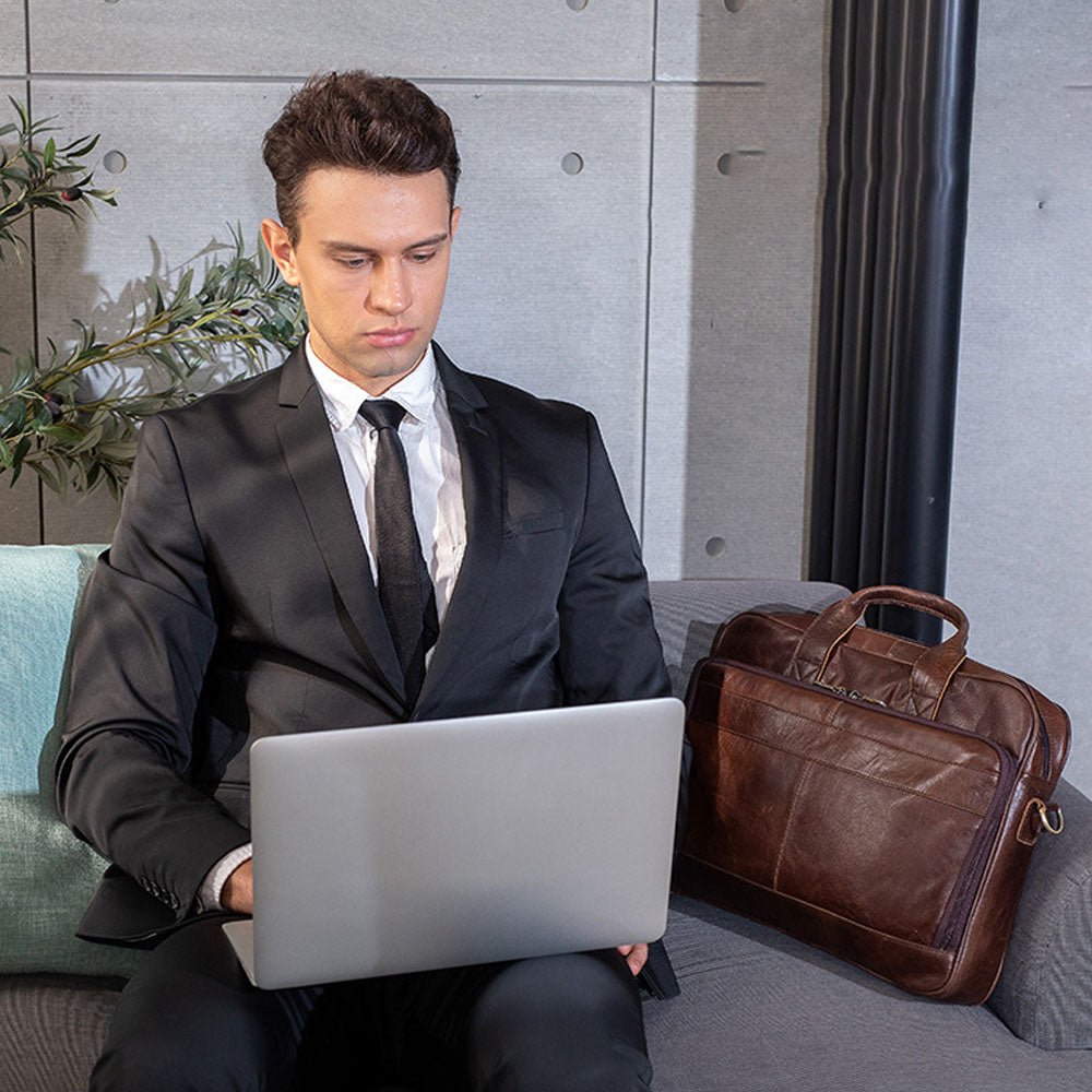 StridePack Leather Messenger Bag - Moderno Collections